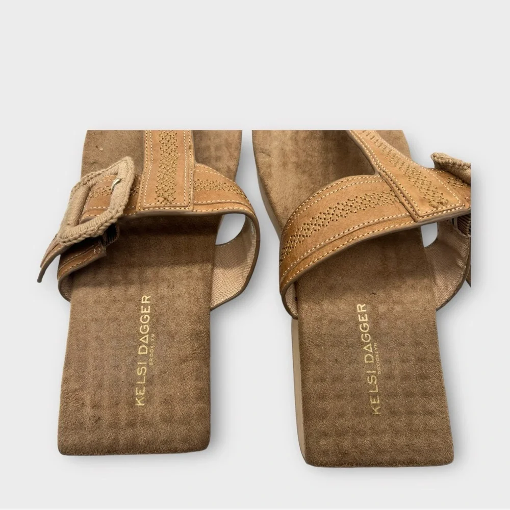 Anthropologie Kelsi Dagger Brooklyn Tan Square Flip Flop Sandals Wooden Size 7.5